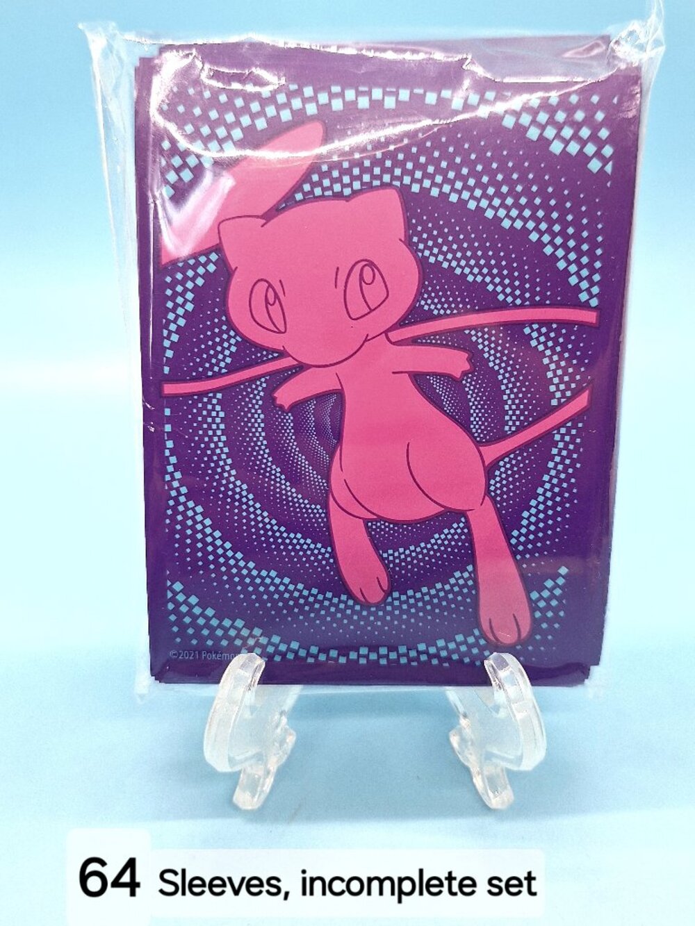 Pokémon Fusion Strike Elite Trainer Box Mew 64 card sleeves, incomplete set